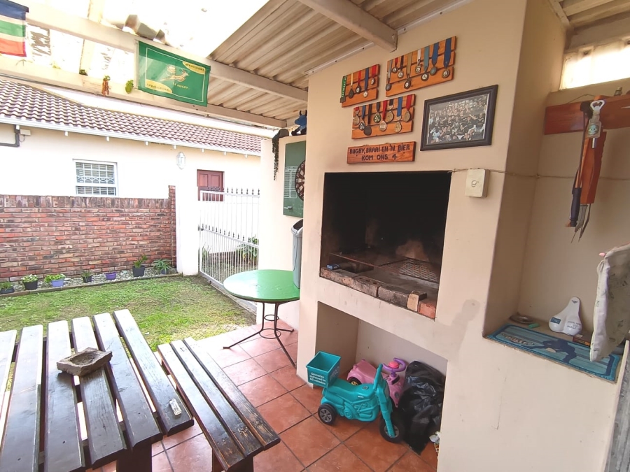 2 Bedroom Property for Sale in Parsonsvlei Eastern Cape